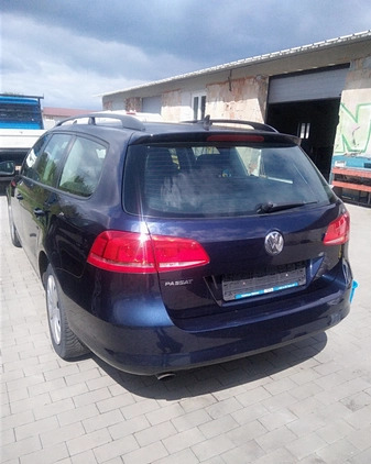 Volkswagen Passat cena 26400 przebieg: 210000, rok produkcji 2011 z Słubice małe 67